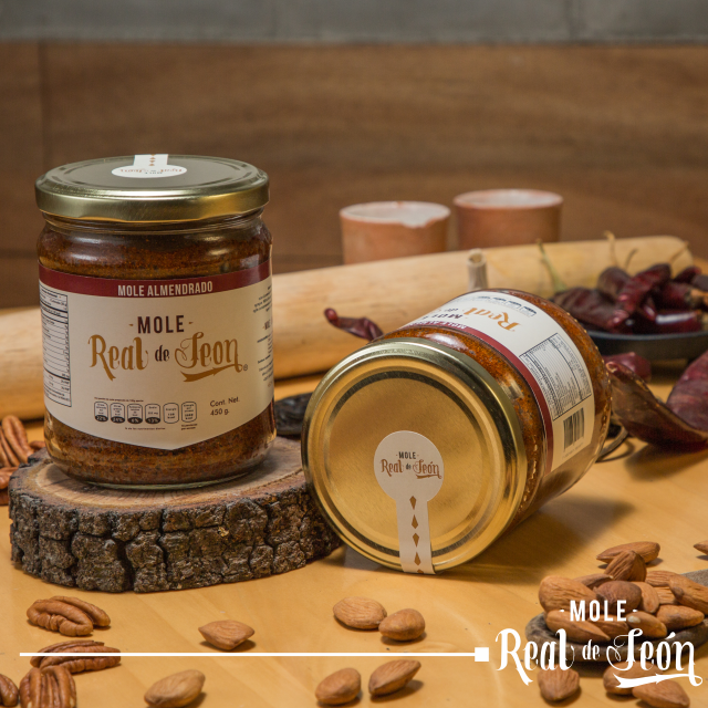 Mole Almendrado