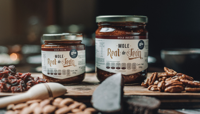 Mole almendrado real de leon